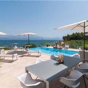 3 Bedroom Beachfront Villa with Pool near Sutivan, Brac Island, Sleeps 8